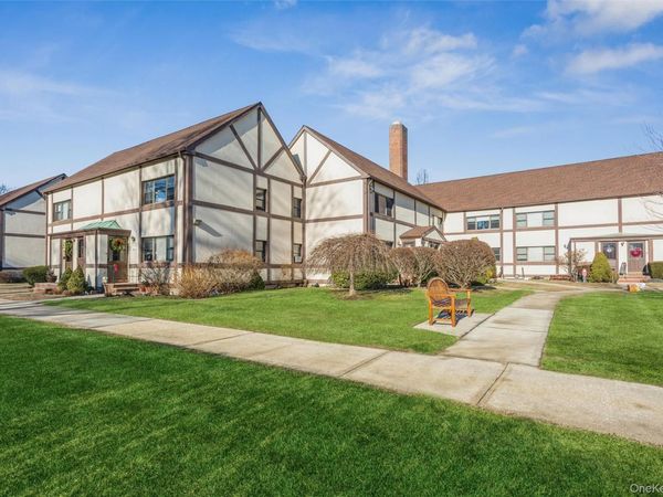 107 15th Street, Unit E-1, Garden City, NY 11530