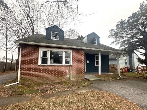 104 Weeks Road, North Babylon, NY 11703