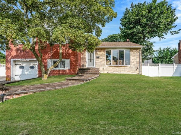 86 Silber Avenue, Bethpage, NY 11714