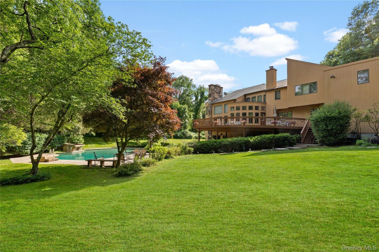 29 Captain Theale Road, Bedford, NY 10506 Main Photo