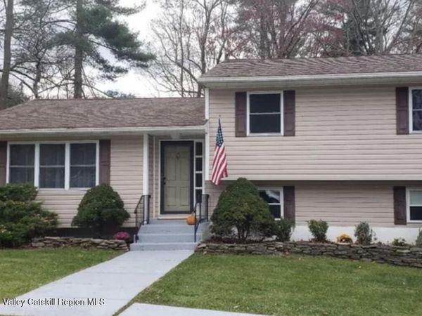 8 Fairview Drive, Copake, NY 12516