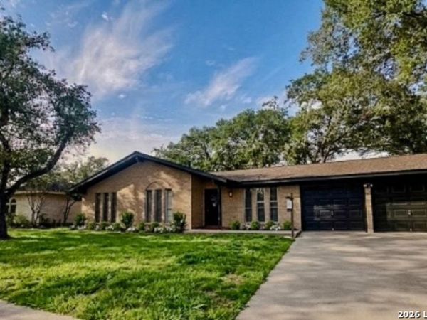 1405 Palo Blanco, Beeville, TX 78102