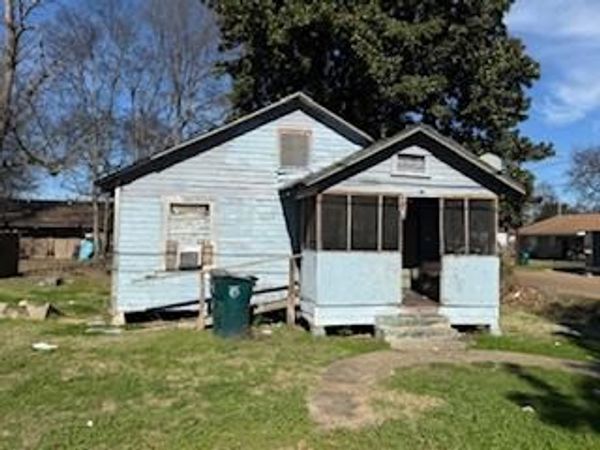 219 Elm St, Greenwood, MS 38930