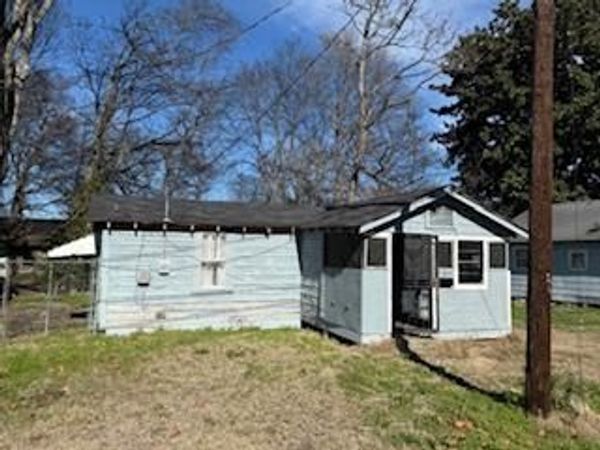 217 Elm St, Greenwood, MS 38930