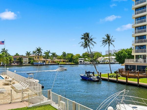 3100 NE 49th Street, Unit 206, Fort Lauderdale, FL 33308