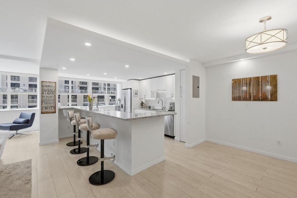 3100 NE 49th Street, Unit 206, Fort Lauderdale, FL 33308 Photo