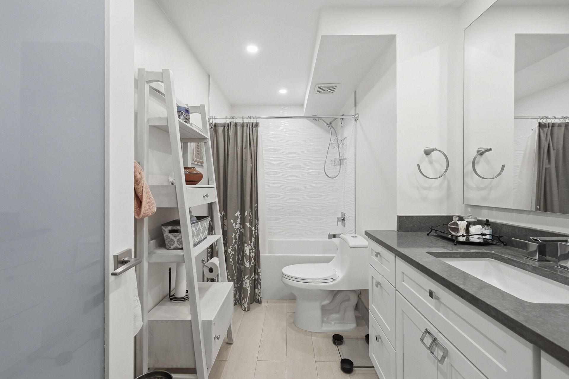 3100 NE 49th Street, Unit 206, Fort Lauderdale, FL 33308 Photo