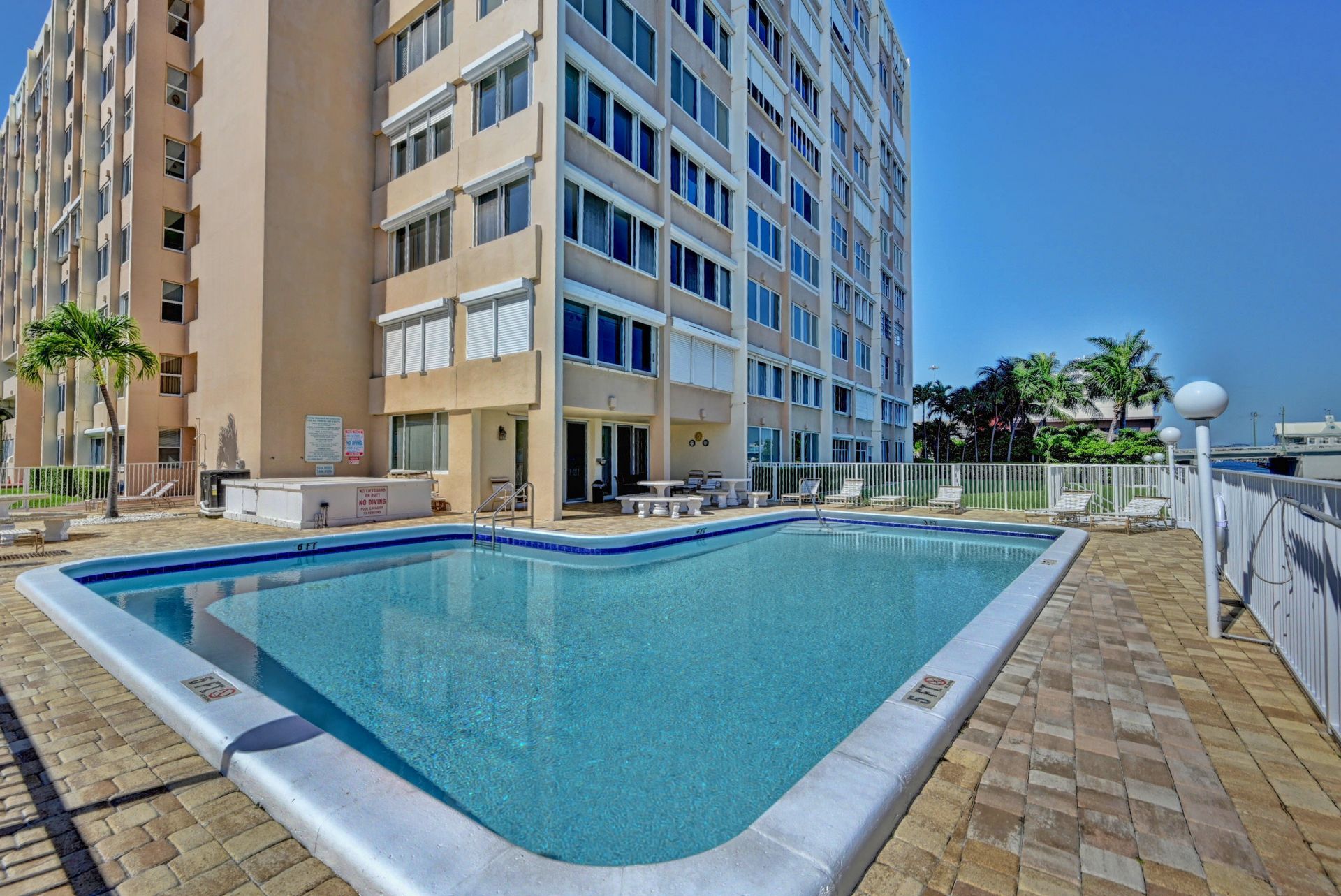 3100 NE 49th Street, Unit 206, Fort Lauderdale, FL 33308 Photo