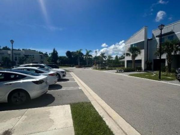 5630 N Enclave Drive, Mangonia Park, FL 33407