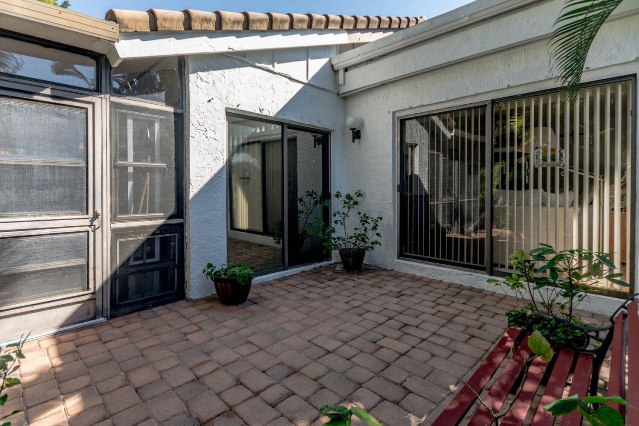 5570 Piping Rock Drive, Boynton Beach, FL 33437 Photo