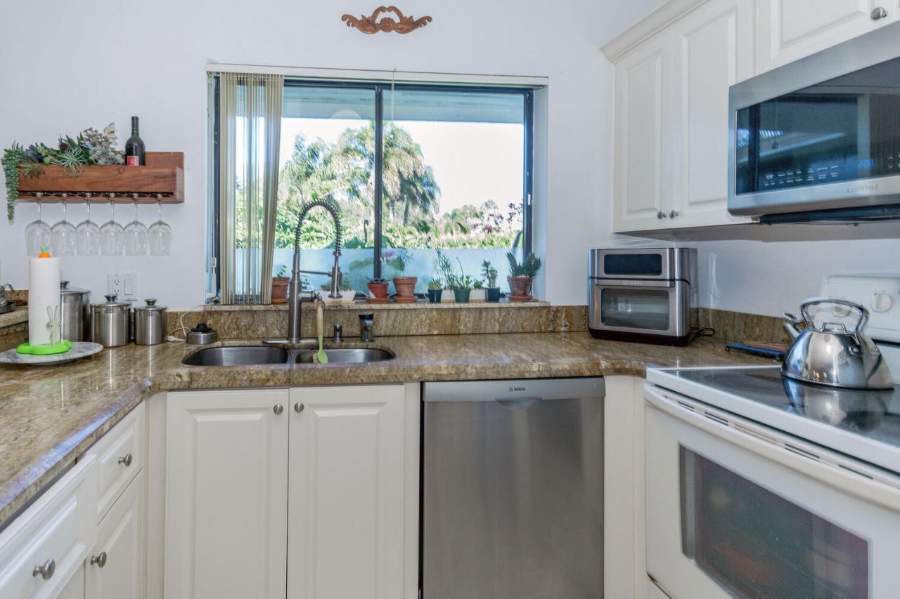 5570 Piping Rock Drive, Boynton Beach, FL 33437 Photo