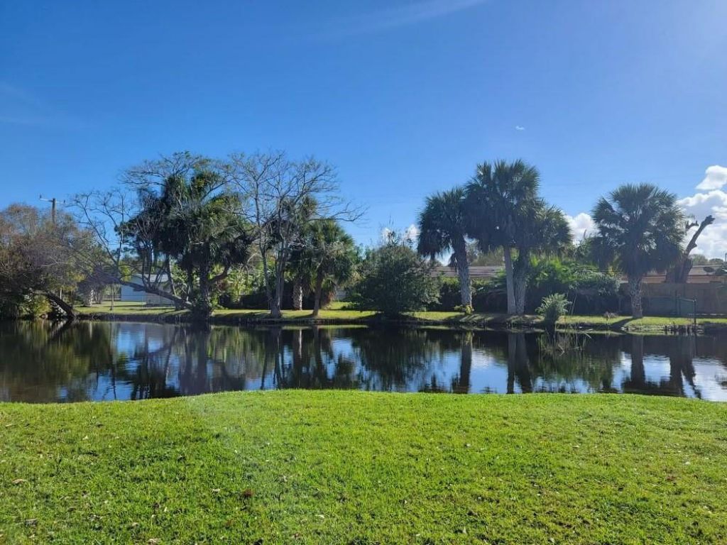 2516 S 19th Street, Unit 208, Fort Pierce, FL 34982 Photo