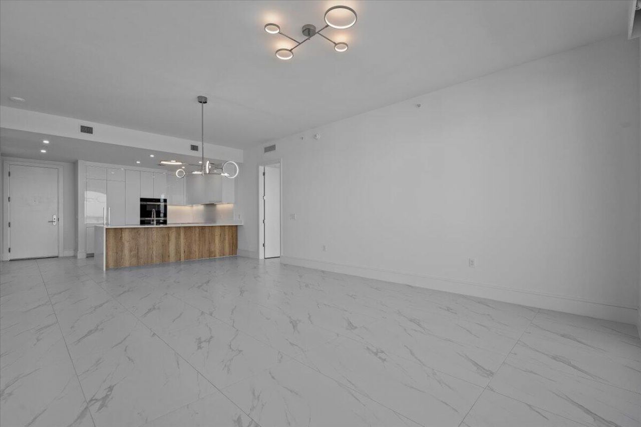 220 Lake Shore Drive, Unit 1113, West Palm Beach, FL 33403 Photo