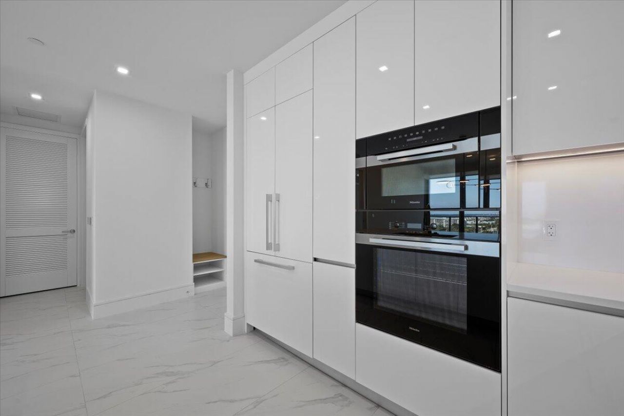 220 Lake Shore Drive, Unit 1113, West Palm Beach, FL 33403 Photo