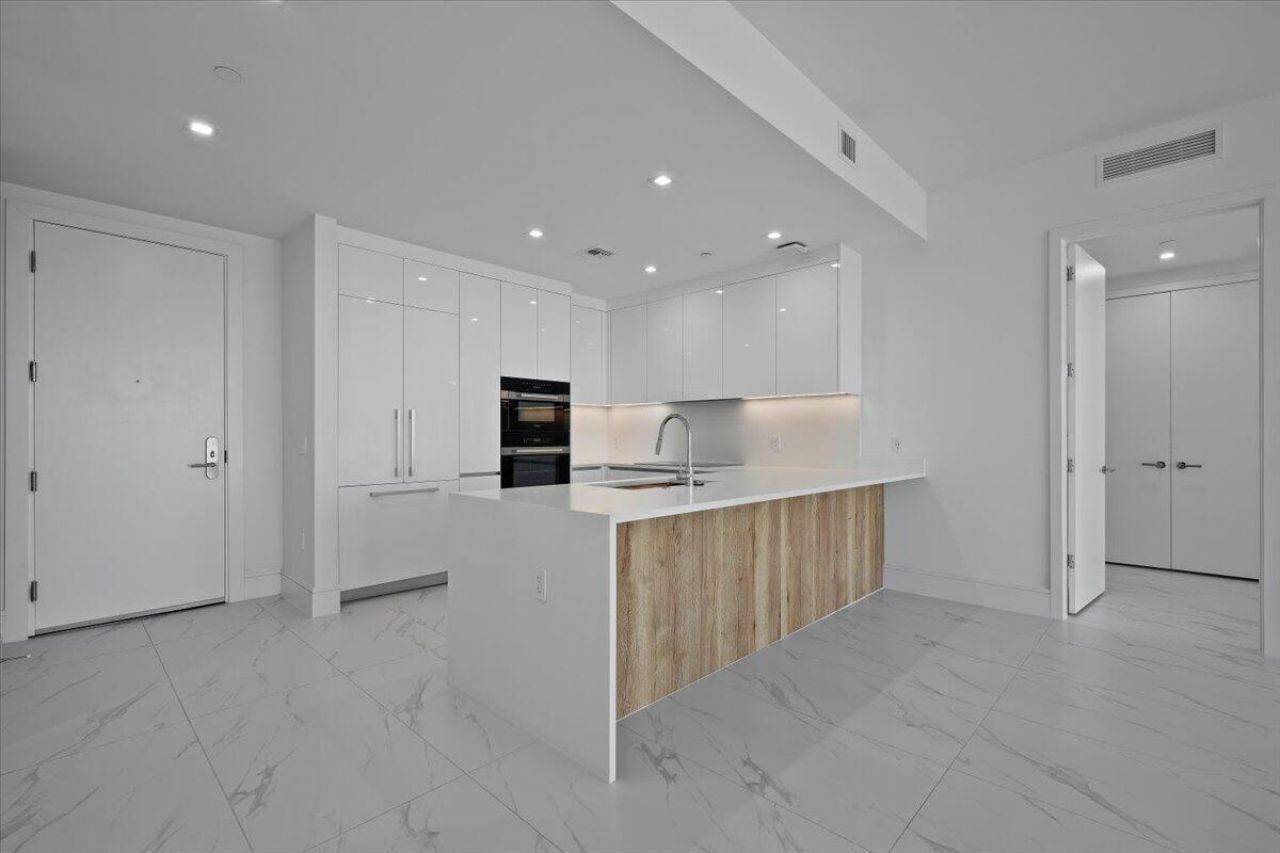 220 Lake Shore Drive, Unit 1113, West Palm Beach, FL 33403 Photo