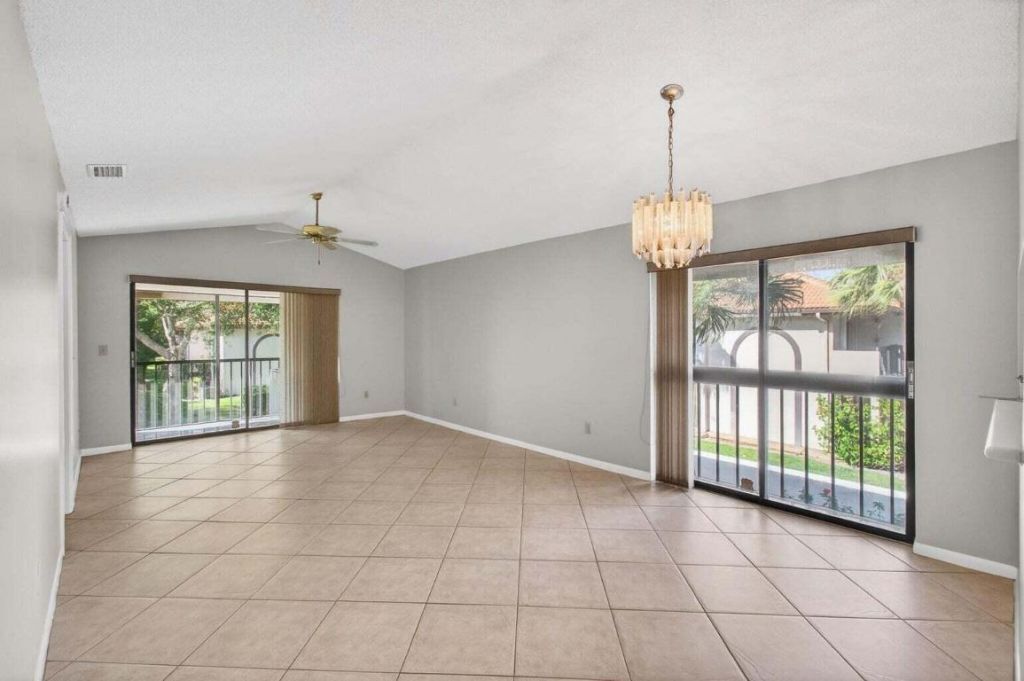 400 Club Circle, Unit 201, Boca Raton, FL 33487 Photo