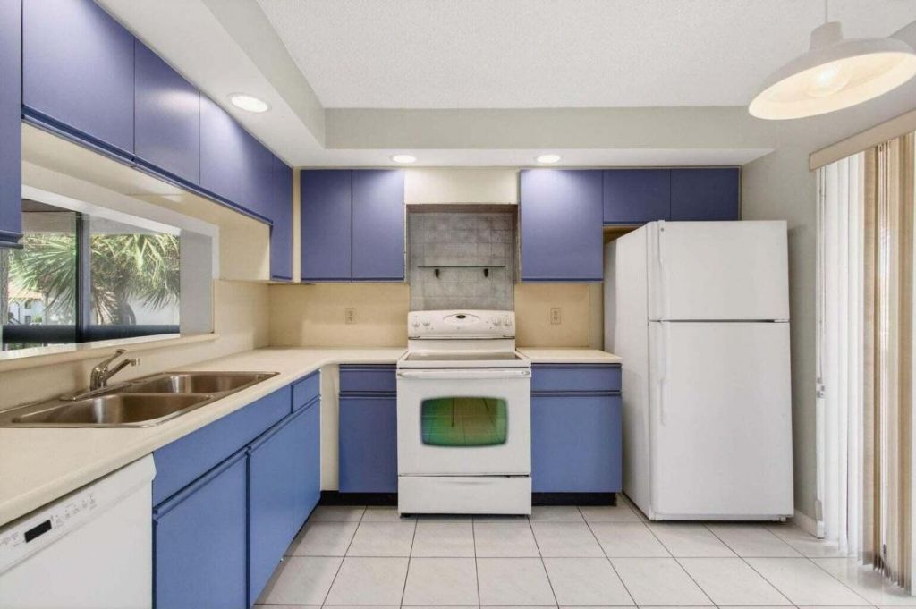 400 Club Circle, Unit 201, Boca Raton, FL 33487 Photo