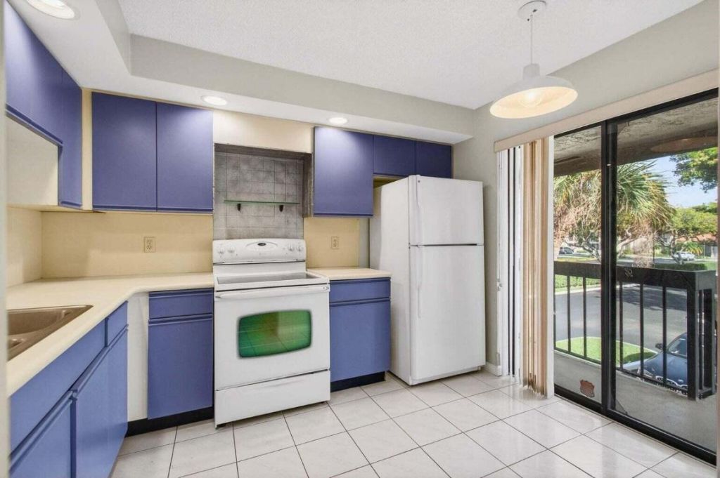 400 Club Circle, Unit 201, Boca Raton, FL 33487 Photo