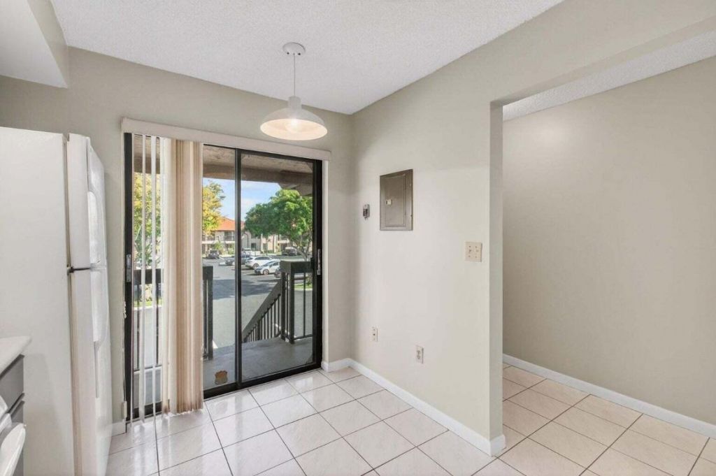 400 Club Circle, Unit 201, Boca Raton, FL 33487 Photo