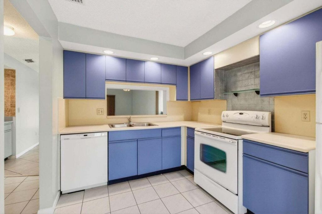 400 Club Circle, Unit 201, Boca Raton, FL 33487 Photo