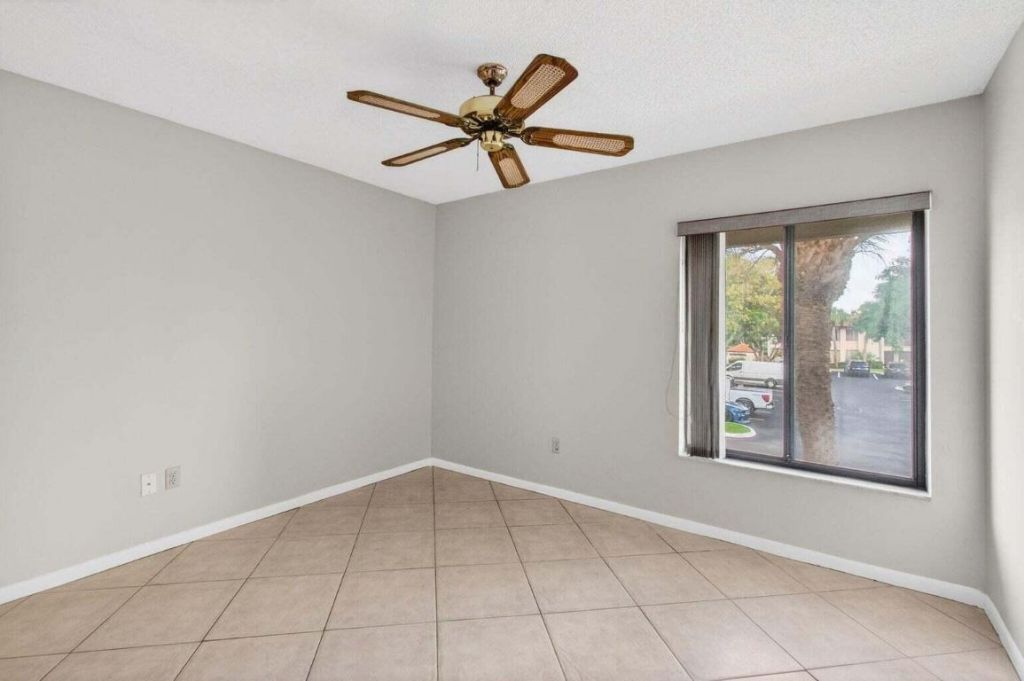400 Club Circle, Unit 201, Boca Raton, FL 33487 Photo