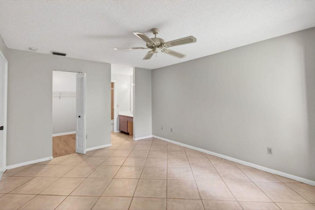 400 Club Circle, Unit 201, Boca Raton, FL 33487 Photo