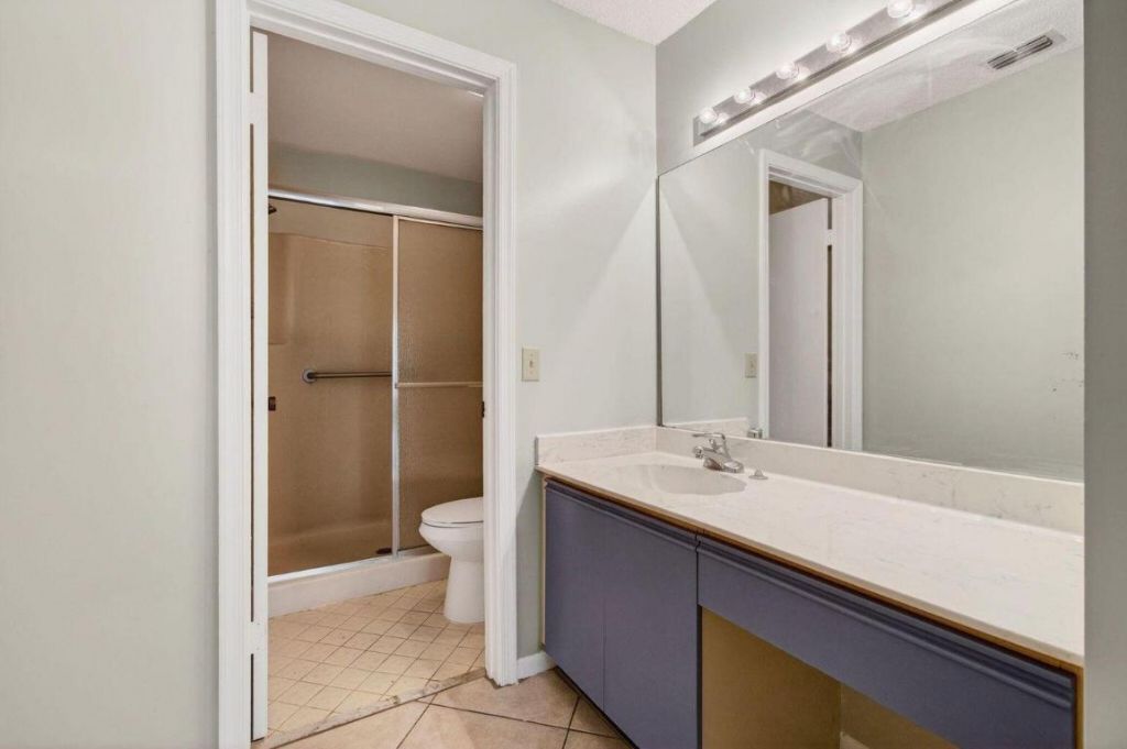 400 Club Circle, Unit 201, Boca Raton, FL 33487 Photo