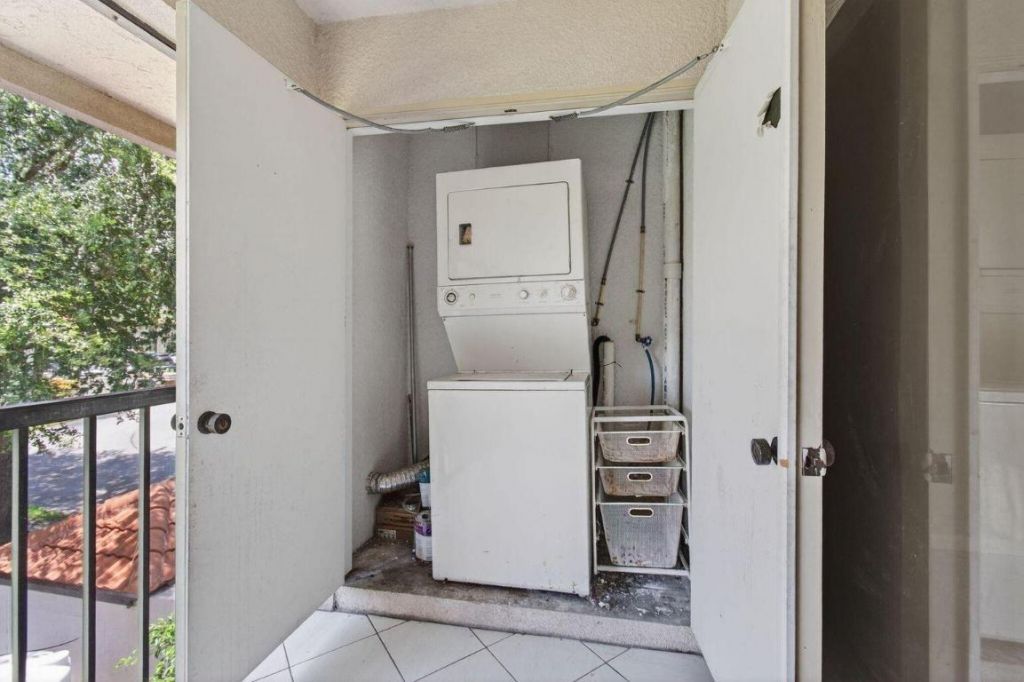 400 Club Circle, Unit 201, Boca Raton, FL 33487 Photo