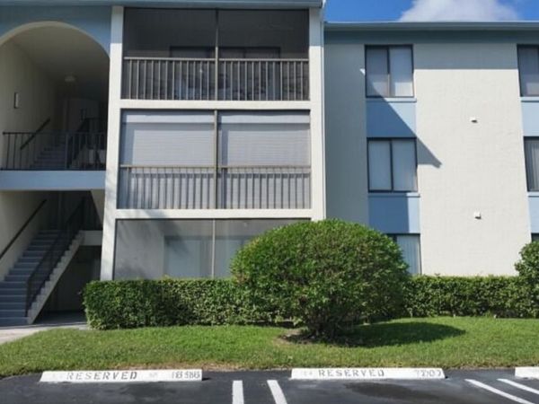 1110 Green Pine Boulevard, Unit H2, West Palm Beach, FL 33409