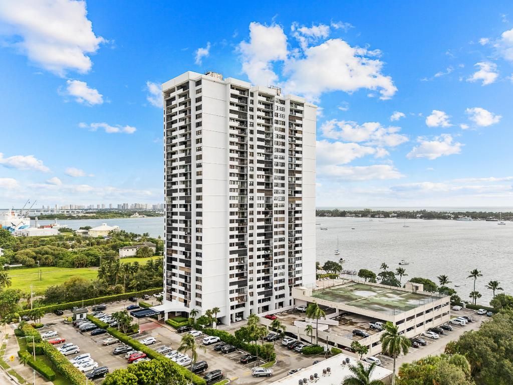 5600 N Flagler Drive, Unit 605, West Palm Beach, FL 33407 Photo