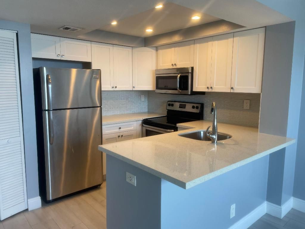 714 Executive Center Drive, Unit 24, West Palm Beach, FL 33401 Photo