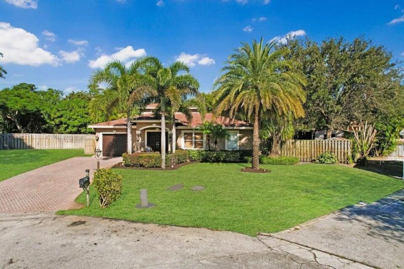 2220 W Pineridge Court, Delray Beach, FL 33444 Photo