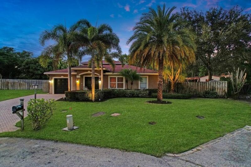 2220 W Pineridge Court, Delray Beach, FL 33444 Photo