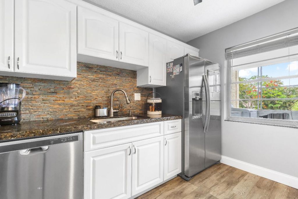 126 Sparrow Drive, Unit 11b, Royal Palm Beach, FL 33411 Photo