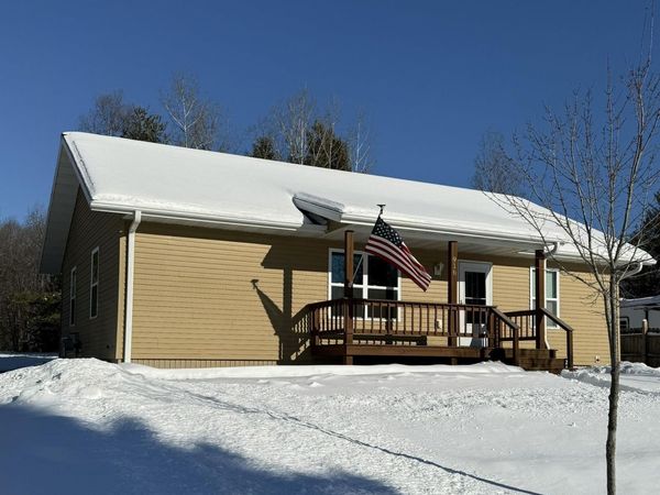 916 Coolidge Avenue, Breitung Twp, MI 49802