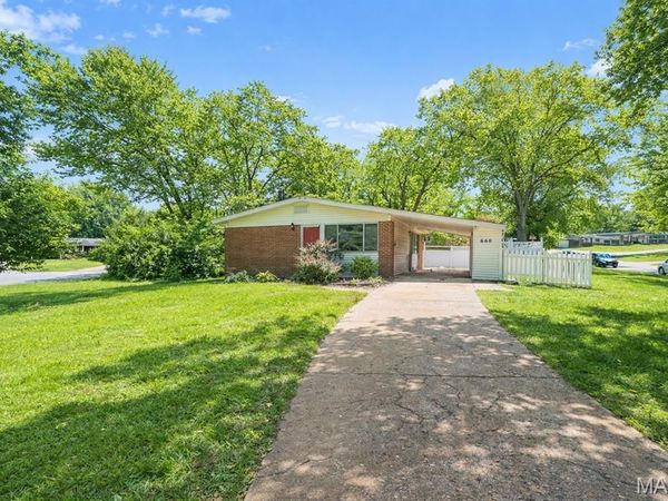 660 Pimlico Drive, St Louis, MO 63033