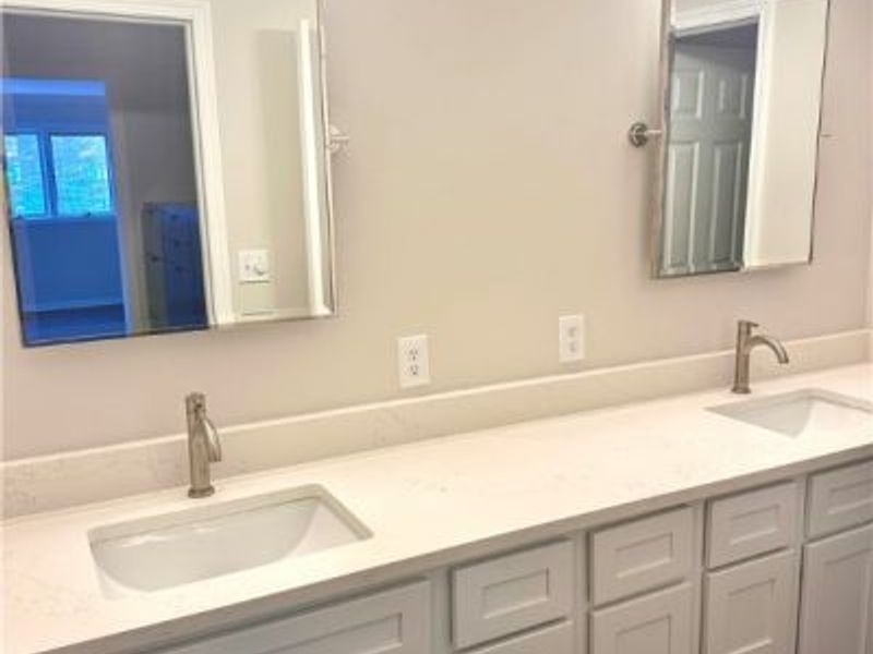 333 N Portage, Unit 25, Akron, OH 44303 Photo 8