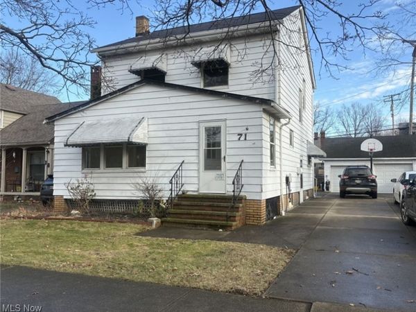 71 E 201st Street, Euclid, OH 44123