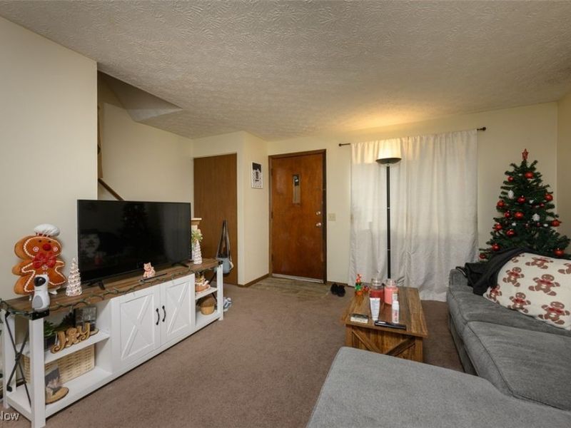 325 Stewart Avenue NW, Massillon, OH 44646 Photo 2