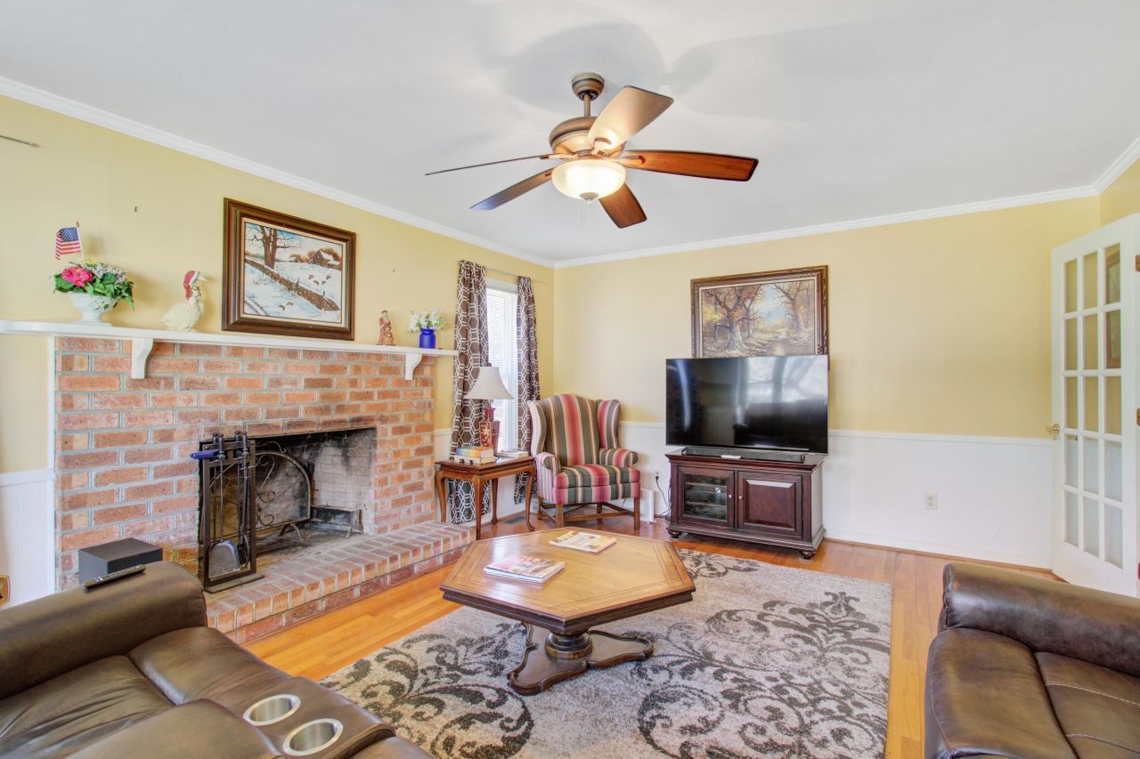 1310 Edward Drive Photo 10