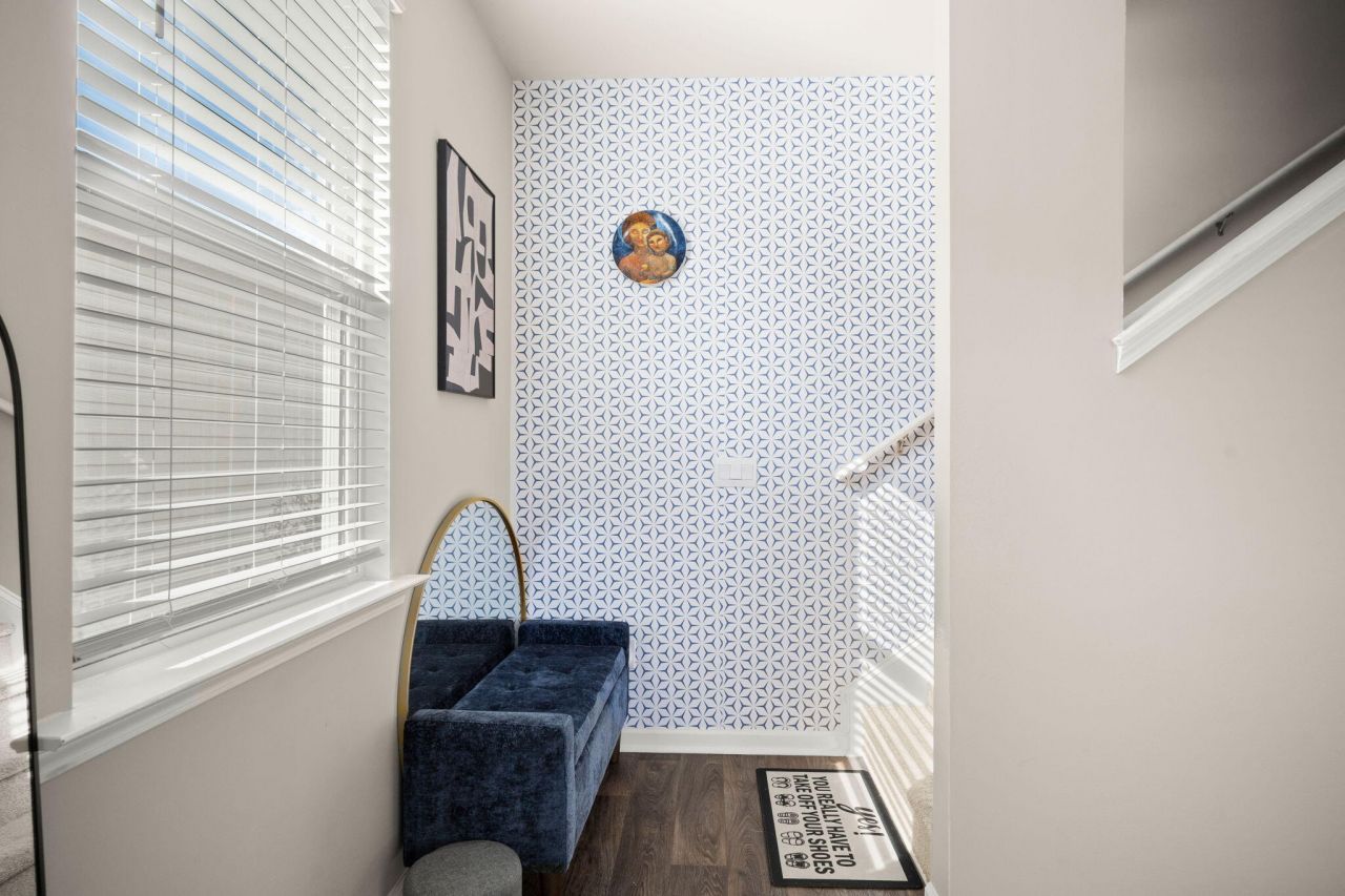 178 Cloverleaf Street Photo 17