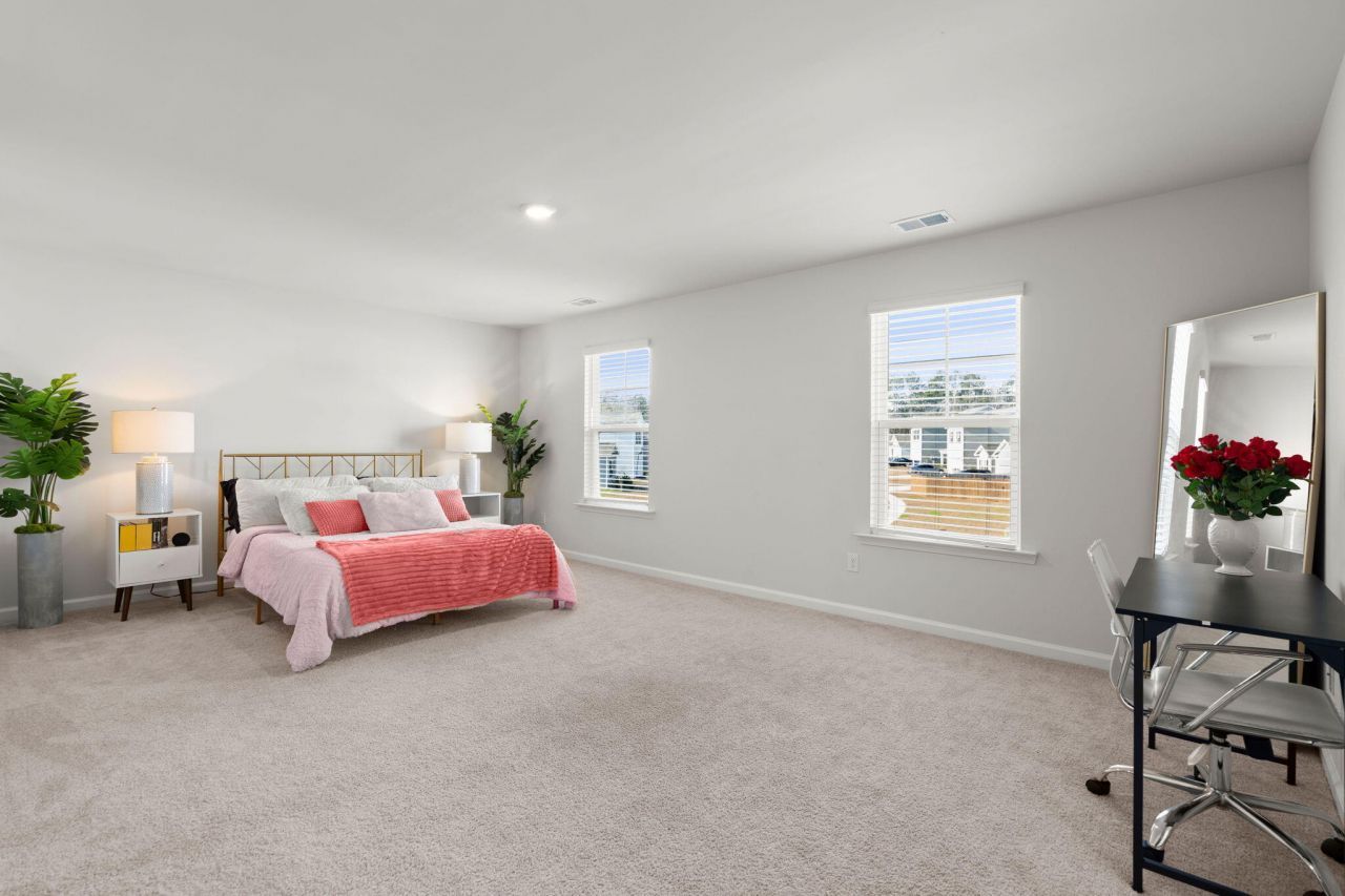 178 Cloverleaf Street Photo 19