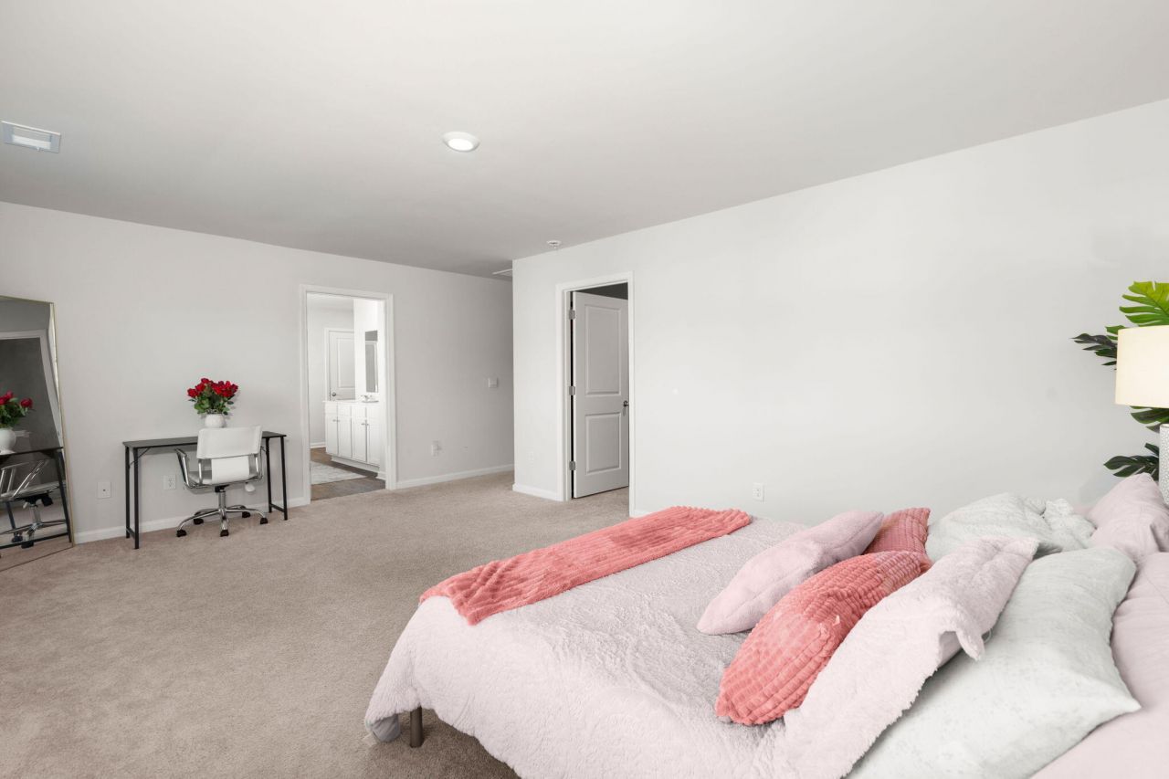 178 Cloverleaf Street Photo 20