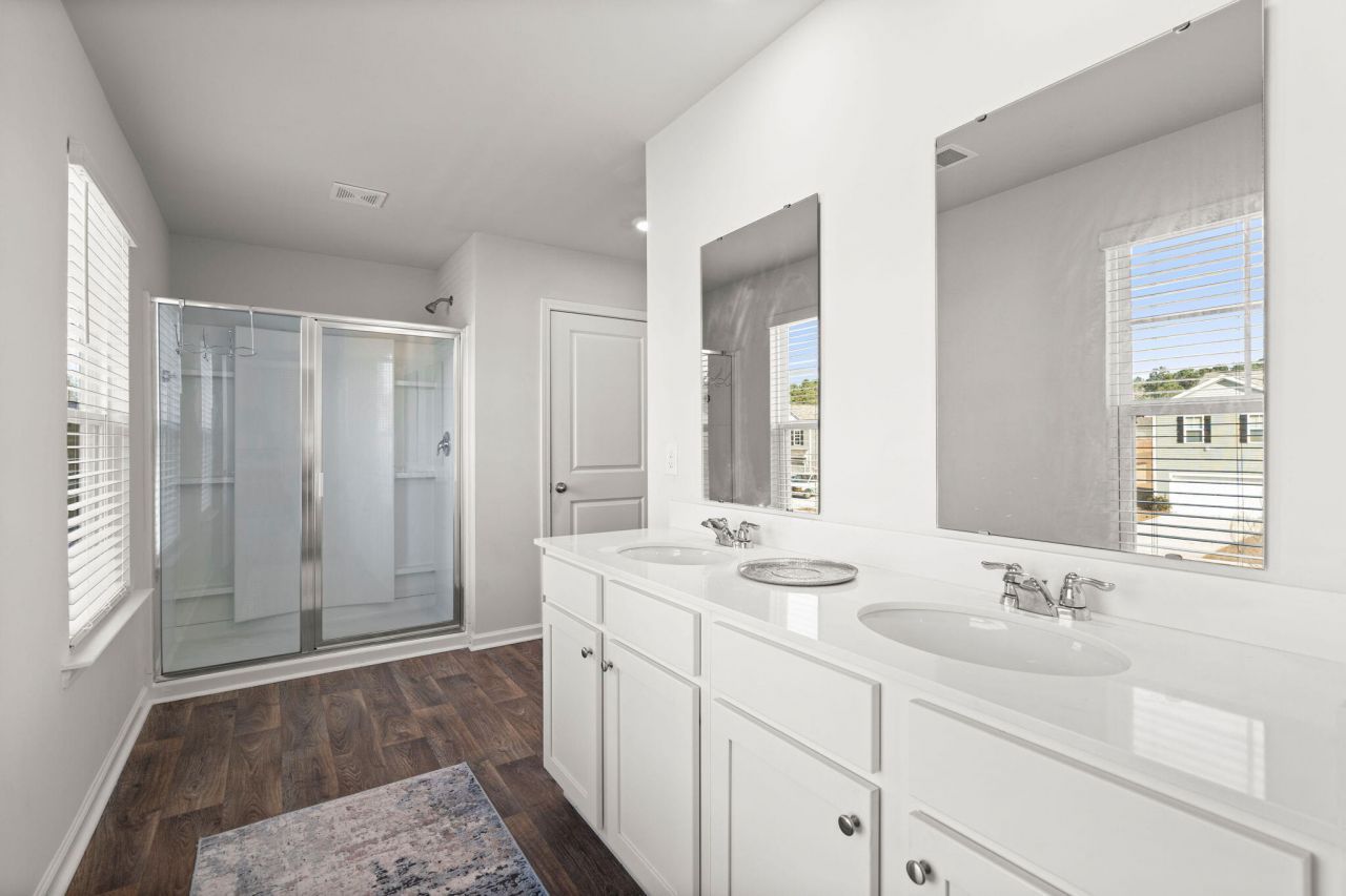 178 Cloverleaf Street Photo 22