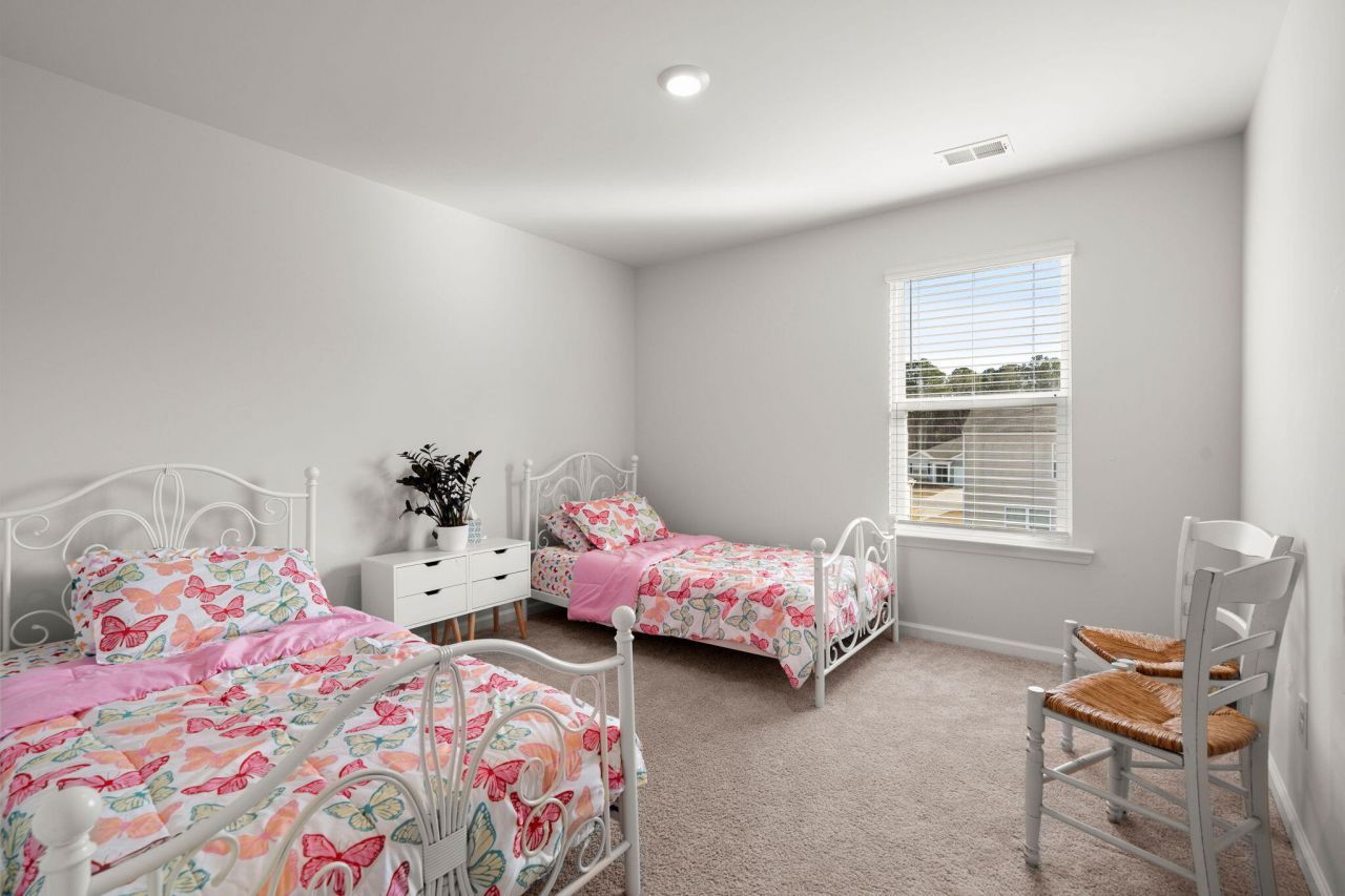 178 Cloverleaf Street Photo 25