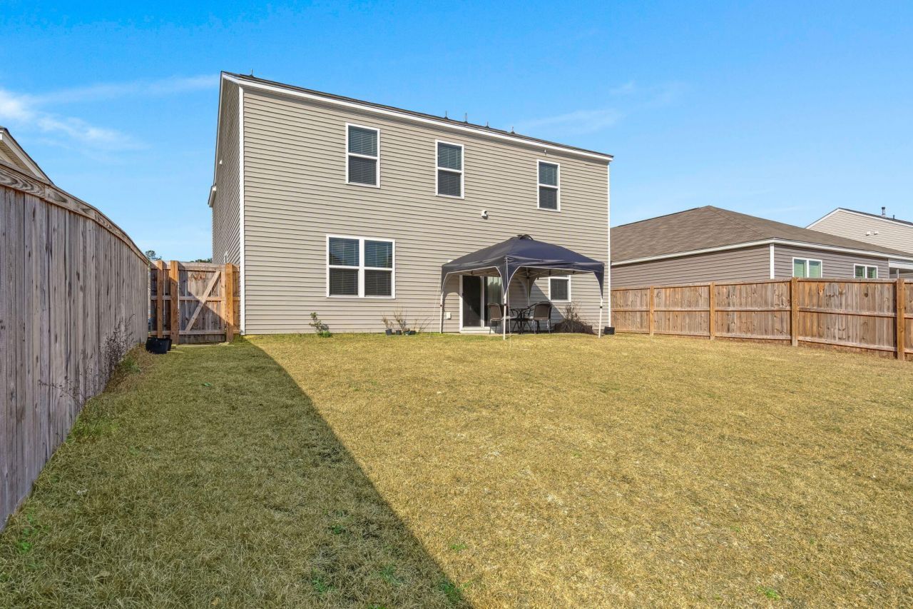 178 Cloverleaf Street Photo 29