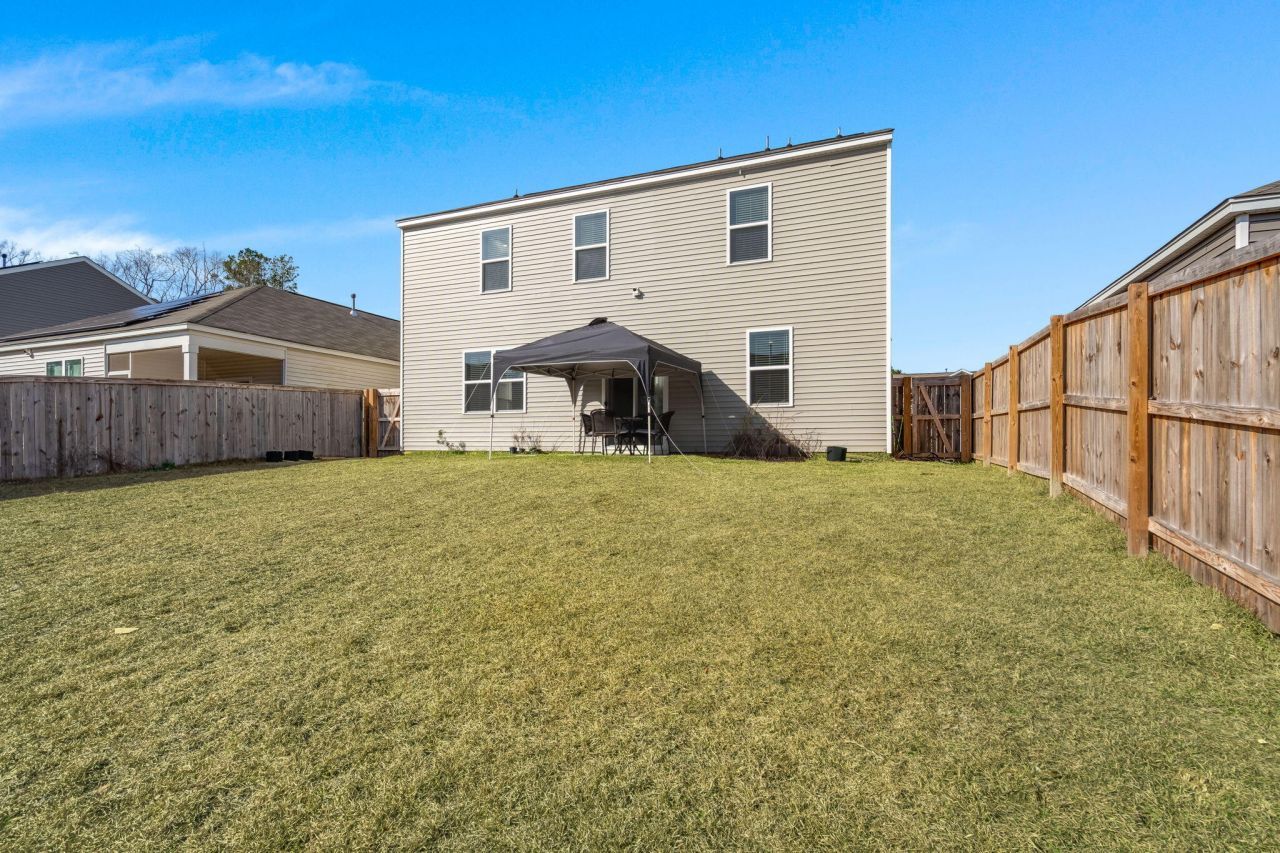 178 Cloverleaf Street Photo 30