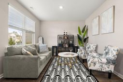 178 Cloverleaf Street photo 4