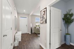 178 Cloverleaf Street photo 4