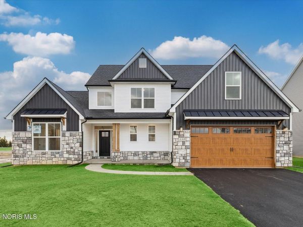 112 Kinloch Drive, Perrysburg, OH 43551